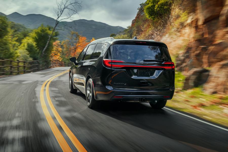  Chrysler Pacifica Limited S Appearance Package AWD (RU) 2020 года  (фото 22 из 70)
